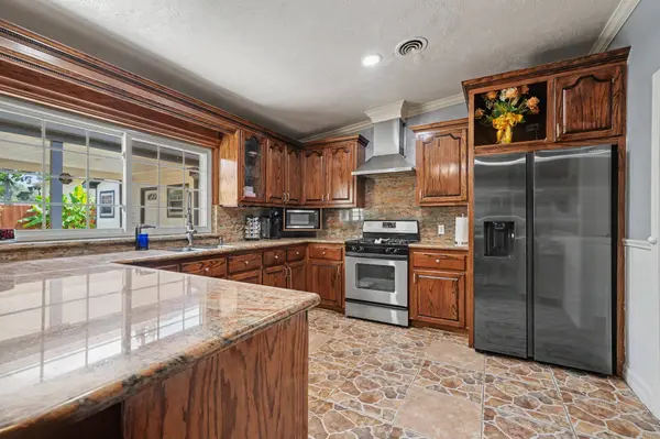 922 Peach Spring DR, Houston, TX 77088