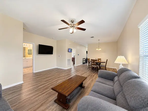 6606 E Crosstimbers ST, Houston, TX 77028