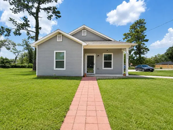 6606 E Crosstimbers ST, Houston, TX 77028