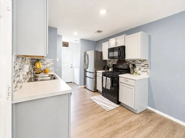 1310 Vincente CT, Conroe, TX 77301