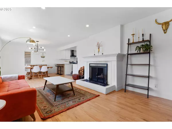 5739 SE WOODWARD ST, Portland, OR 97206