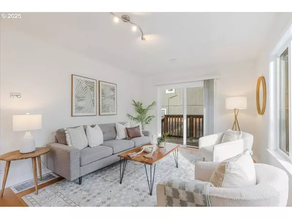 9628 N KALMAR ST, Portland, OR 97203