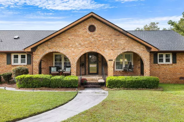 1062 Dominion Dr, Hanahan, SC 29410