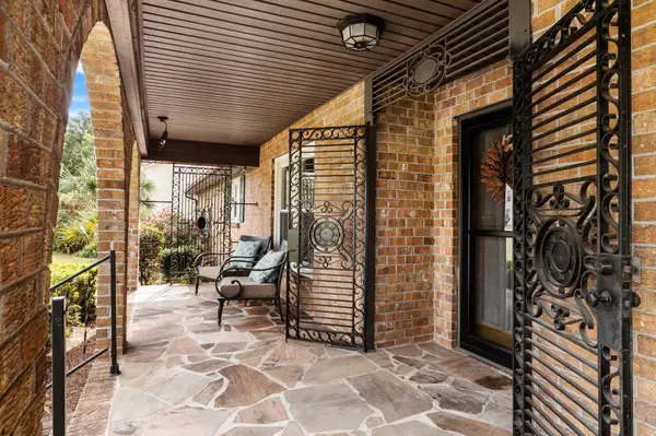 1062 Dominion Dr, Hanahan, SC 29410