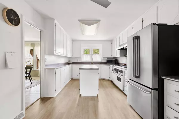 1062 Dominion Dr, Hanahan, SC 29410