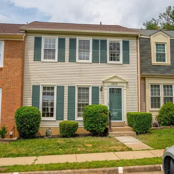3970 Bradwater St, Fairfax, VA 22031-3703