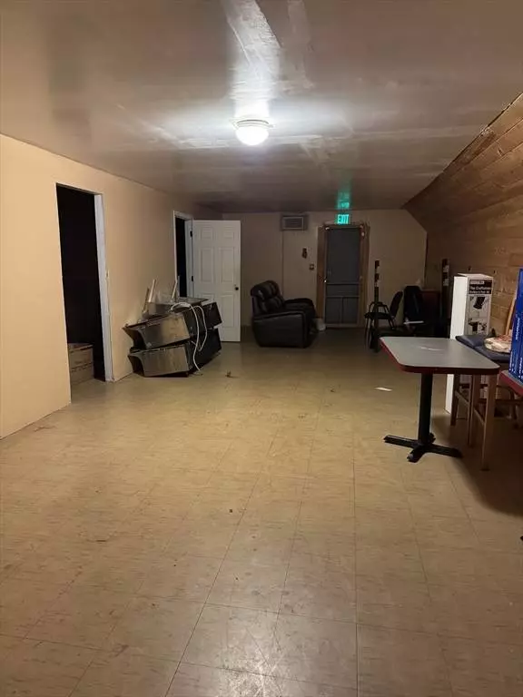 36 Plaistow Rd, Haverhill, MA 01830