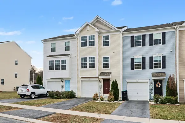 3566 Maplewood Ct, Fayetteville, PA 17222-9273