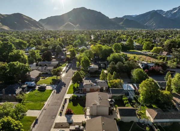 What's the Difference Between South Jordan, West Jordan, and Sandy?,Melissa Ross