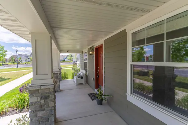 10396 S OTTER TRAIL DR, South Jordan, UT 84009