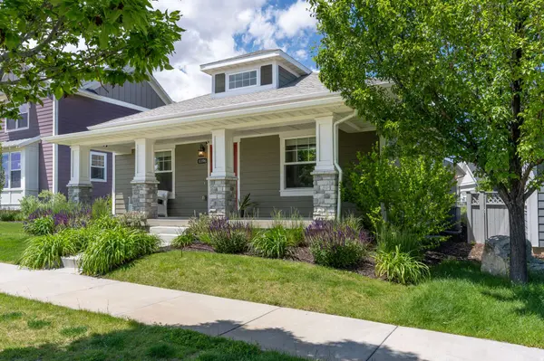 10396 S OTTER TRAIL DR, South Jordan, UT 84009