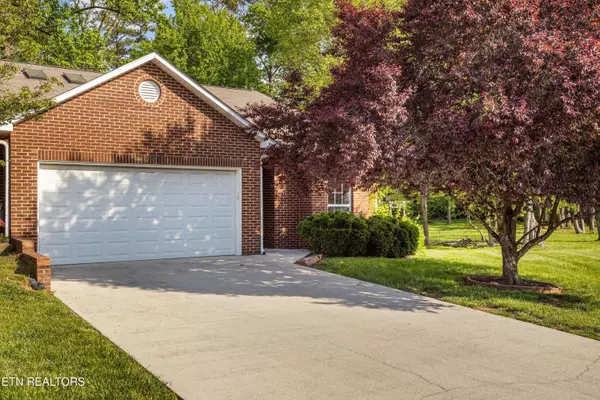 2559 Glen Meadow Rd, Knoxville, TN 37909