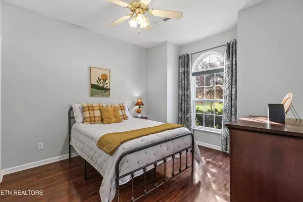 2559 Glen Meadow Rd, Knoxville, TN 37909