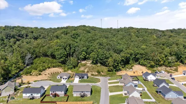 211 Jason Hovater WAY, Clinton, TN 37716