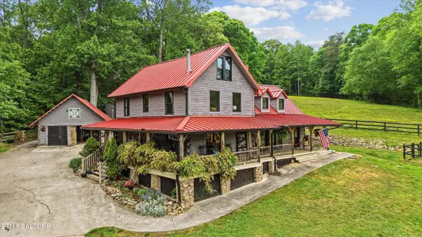 299 Country LN, Lenoir City, TN 37771