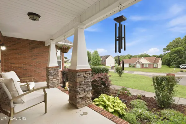 984 Mossy Grove LN, Maryville, TN 37801