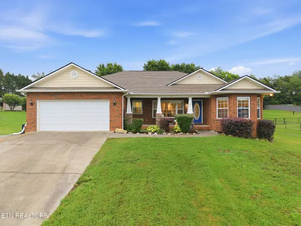 984 Mossy Grove LN, Maryville, TN 37801