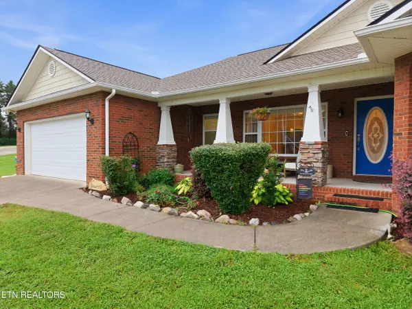 984 Mossy Grove LN, Maryville, TN 37801