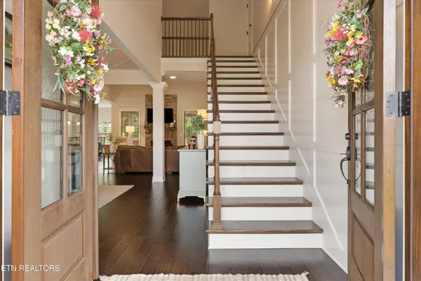 9202 Iris Garden LN, Knoxville, TN 37922
