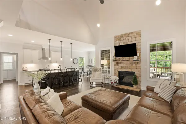 9202 Iris Garden LN, Knoxville, TN 37922