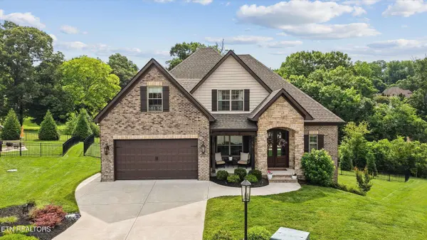 9202 Iris Garden LN, Knoxville, TN 37922
