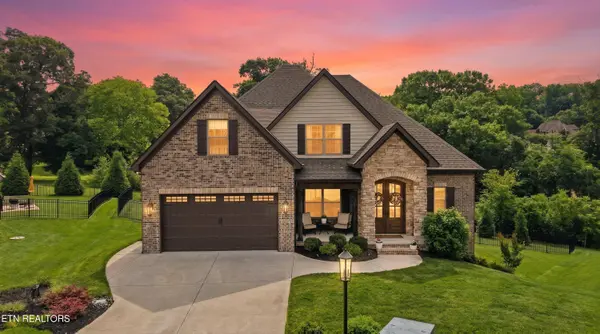 9202 Iris Garden LN, Knoxville, TN 37922