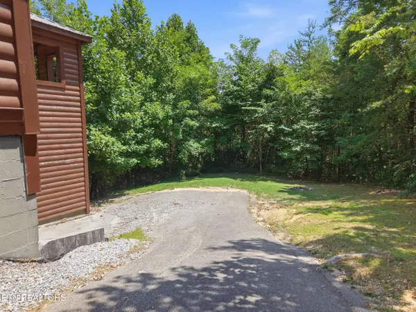4137 Ole Smoky WAY, Sevierville, TN 37862