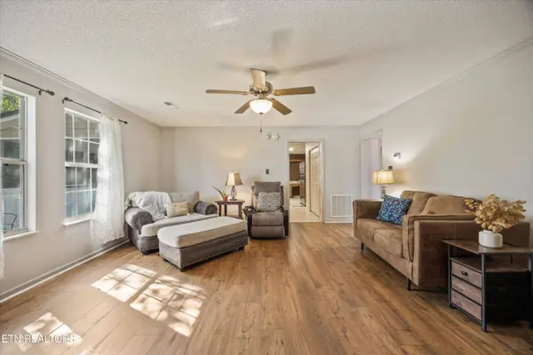 9212 Countryway DR, Knoxville, TN 37922