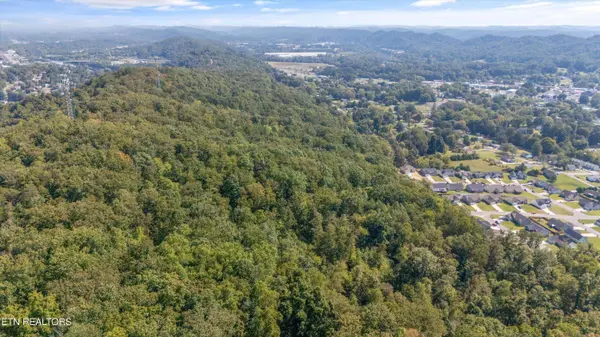 211 Jason Hovater WAY, Clinton, TN 37716
