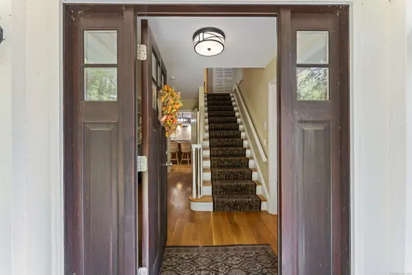 108 Dogwood Court, Stamford, CT 06903