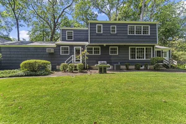 108 Dogwood Court, Stamford, CT 06903