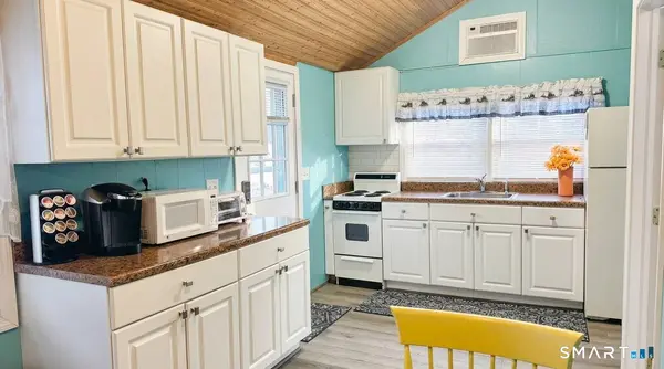 16 North Street, Madison, CT 06443