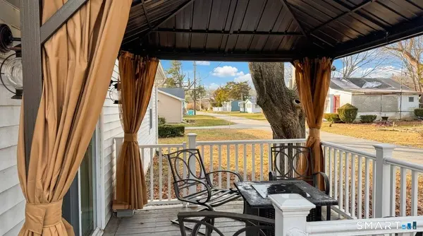 16 North Street, Madison, CT 06443