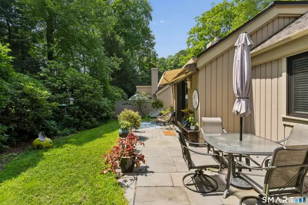 1008 Heritage Village #A, Southbury, CT 06488