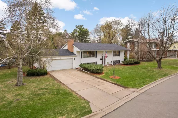 3308 E Gate RD, Saint Anthony, MN 55418