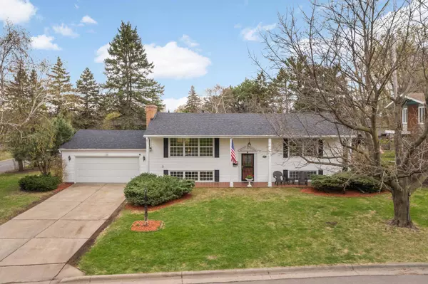 3308 E Gate RD, Saint Anthony, MN 55418