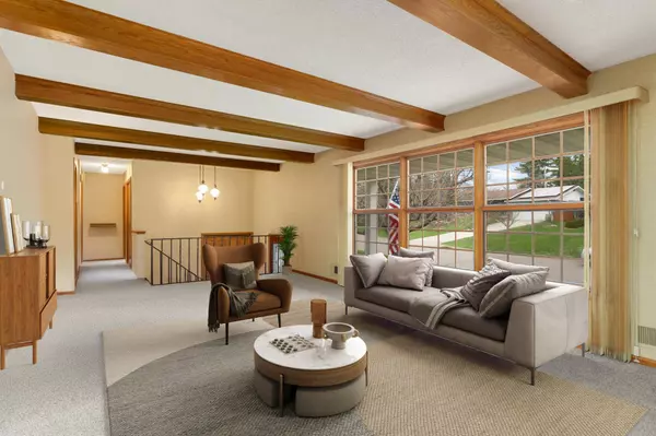 3308 E Gate RD, Saint Anthony, MN 55418