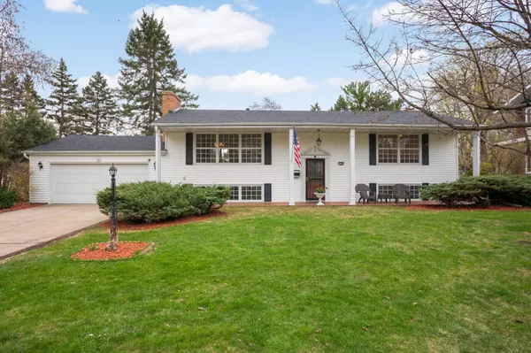 3308 E Gate RD, Saint Anthony, MN 55418