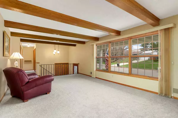 3308 E Gate RD, Saint Anthony, MN 55418