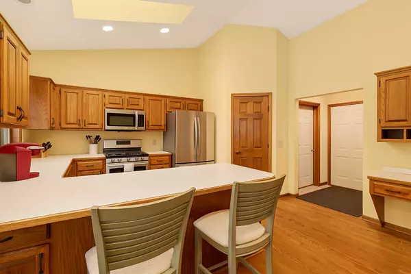 2463 Cypress ST N, Maplewood, MN 55109