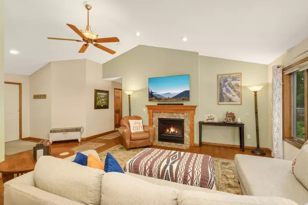 2463 Cypress ST N, Maplewood, MN 55109