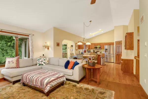 2463 Cypress ST N, Maplewood, MN 55109