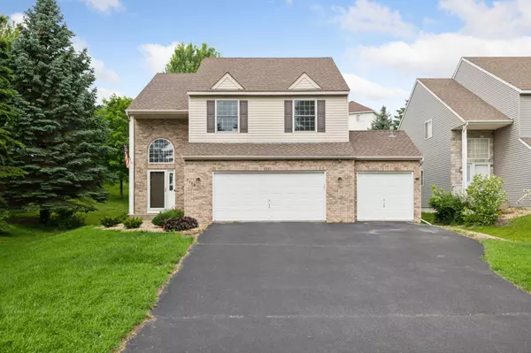 2958 Magnolia DR, Woodbury, MN 55125