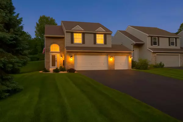 2958 Magnolia DR, Woodbury, MN 55125