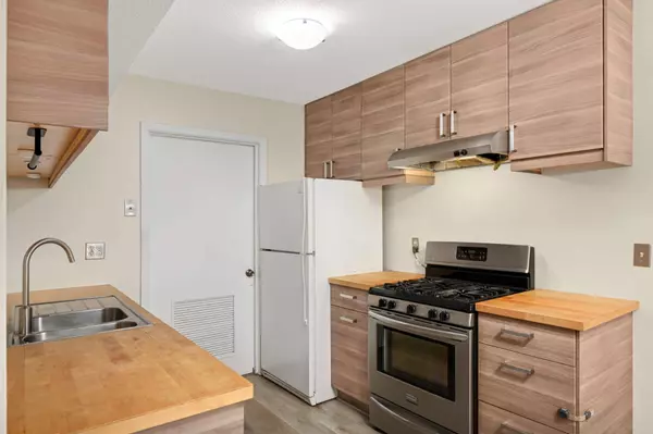 2783 Upland CT, Plymouth, MN 55447