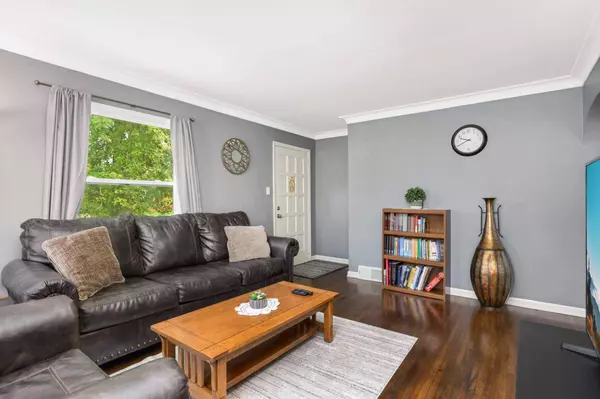 664 Berwood AVE, Vadnais Heights, MN 55127