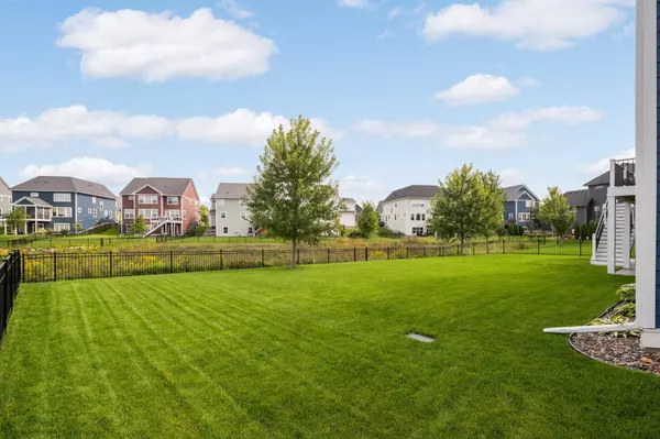 16394 Dryden RD, Lakeville, MN 55044