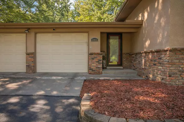 2001 Toledo AVE N, Golden Valley, MN 55422