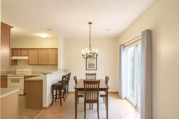 6869 Folkestone RD #614, Apple Valley, MN 55124