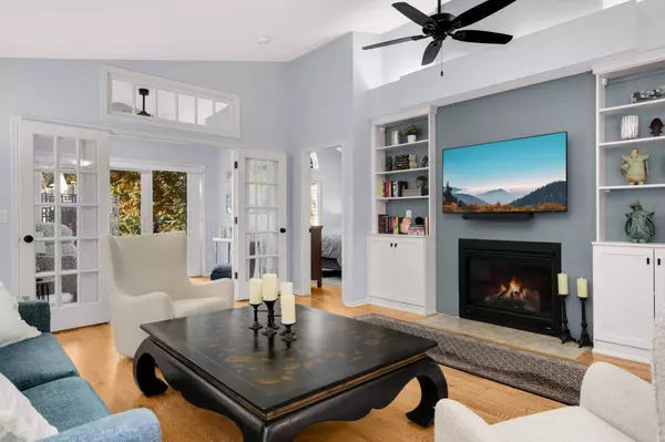 523 Lovell AVE, Roseville, MN 55113